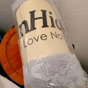 Unhide Lil Marshmallow Throw